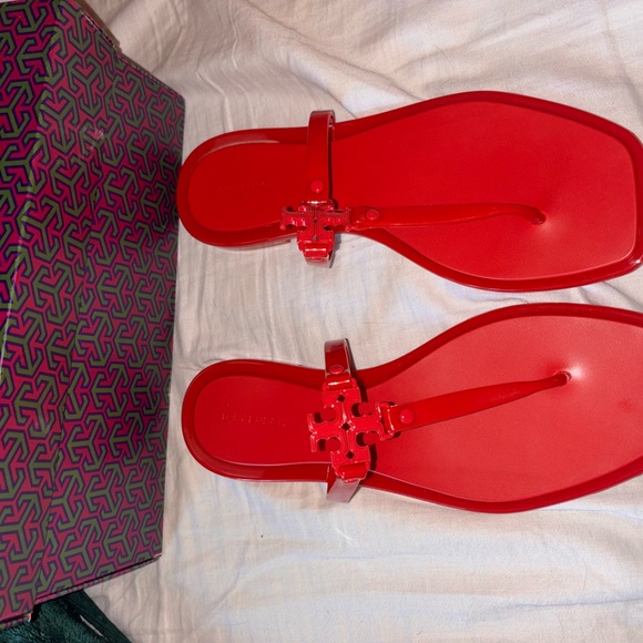 Red Tory sandals - Picture 2 of 4